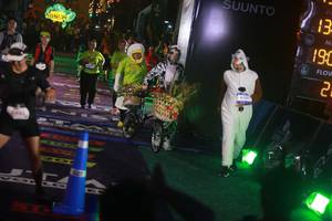 BIB: 4707, 190
                            <button type="button" onclick="openModal(26275295)" class="btn btn-primary btn-sm float-right btn-popup" data-toggle="modal" data-target=".modal-high-quality">
                        <i class="fas fa-shopping-cart"></i> Add to Cart
                    </button>
                                            <button type="button" onclick="isThisMe(26275295, true)" class="btn btn-success btn-sm float-right btn-popup btn-isme hidden" data-toggle="tooltip" data-placement="bottom" title="นี่คือรูปของคุณใช่ไหม คลิกที่นี่เพื่อเอาเข้าอัลบั้ม">
                        <i class="fas fa-plus"></i> Add to album
                    </button>
                    <button type="button" onclick="isThisMe(26275295, false)" class="btn btn-warning btn-sm float-right btn-popup btn-isnotme hidden">
                        <i class="fas fa-ban"></i> Remove from album
                    </button>